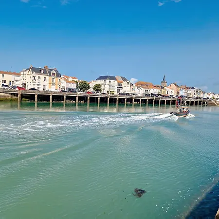 Face A La Avec Balcon, Proche Centre Les Sables-d'Olonne