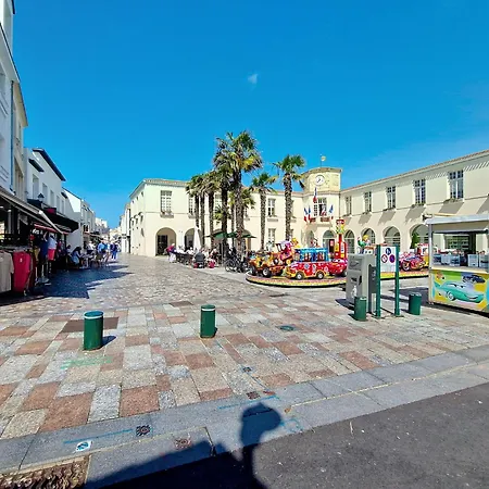 Face A La Avec Balcon, Proche Centre *