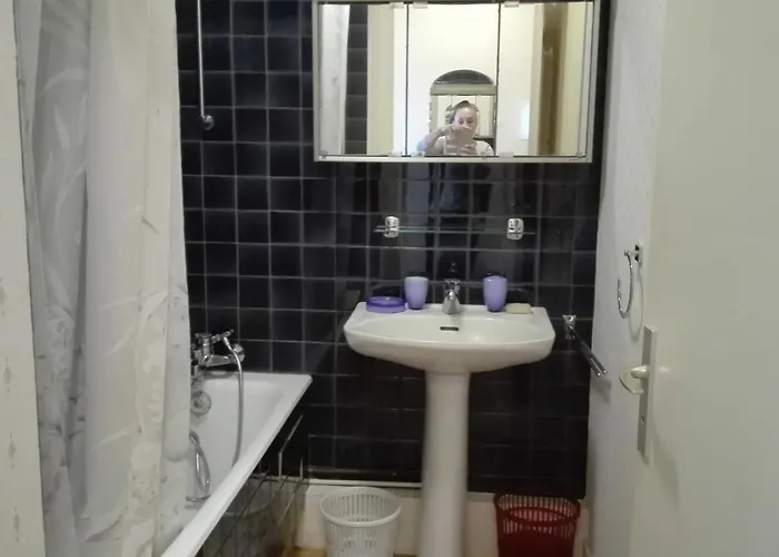 Face A La Avec Balcon, Proche Centre - Fr-1-331-55